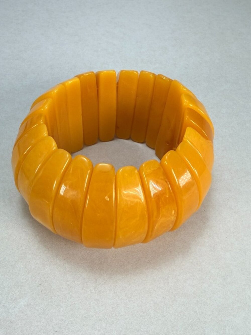 Vintage Gorgeous Bold Butterscotch Lucite Stretch Chunky Bangle Bracelet